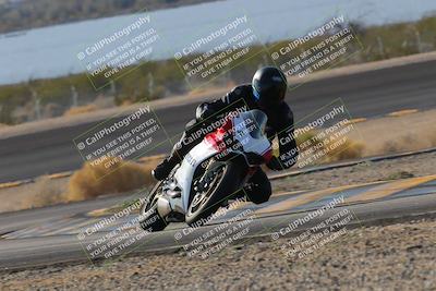 media/Dec-18-2022-SoCal Trackdays (Sun) [[8099a50955]]/Turn 14 (940am)/